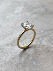 Ovál Moissanite eljegyzési gyűrű