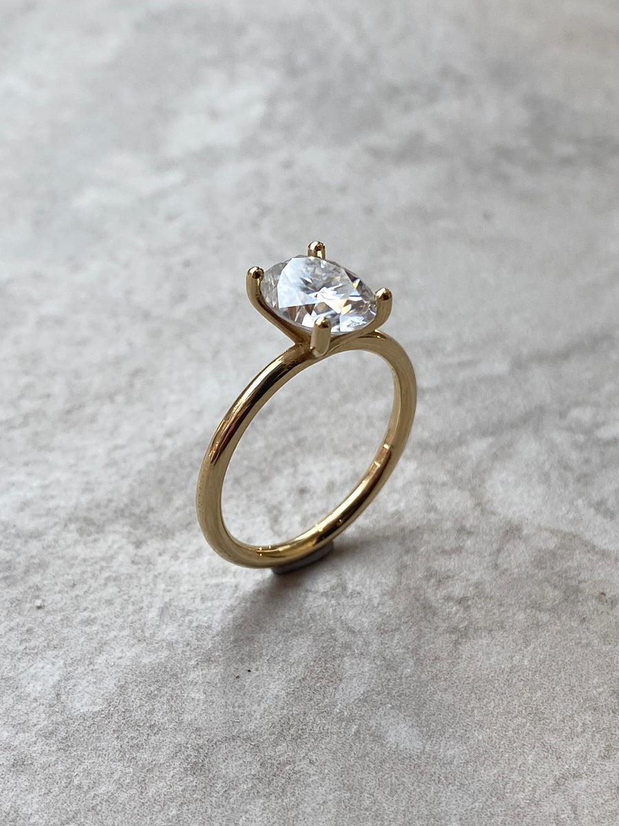 Ovál Moissanite eljegyzési gyűrű