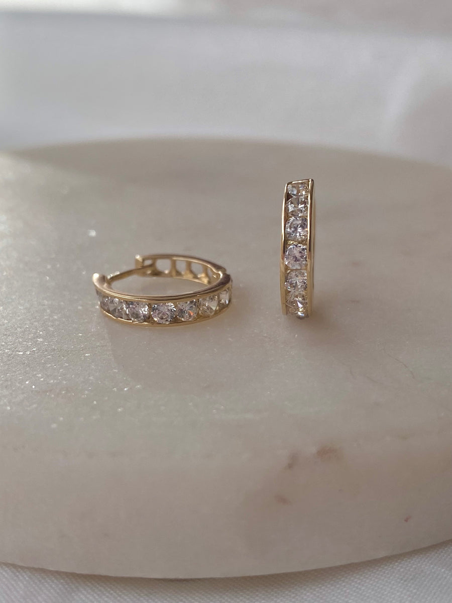 Sorköves karika fülbevaló