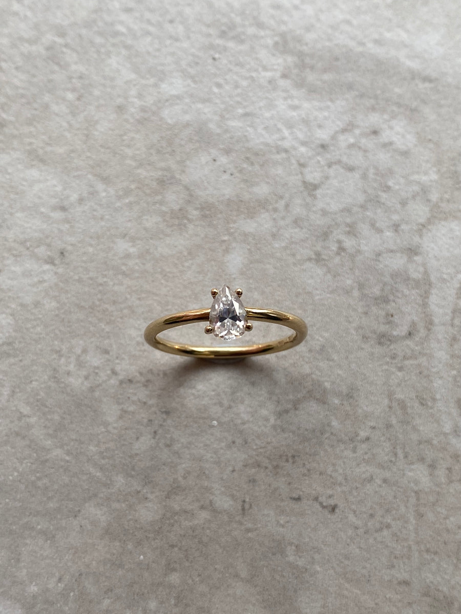 Csepp Moissanite eljegyzési gyűrű