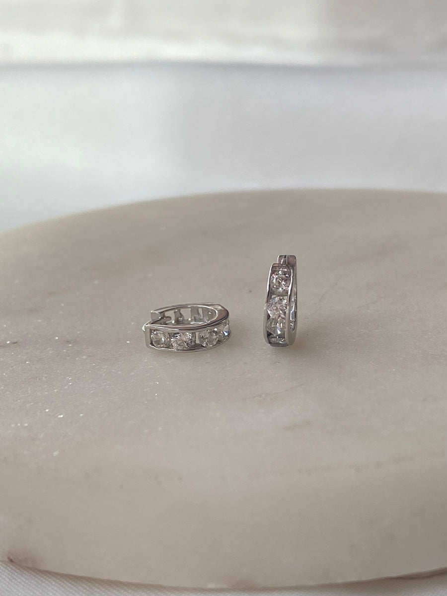 Sorköves karika fülbevaló